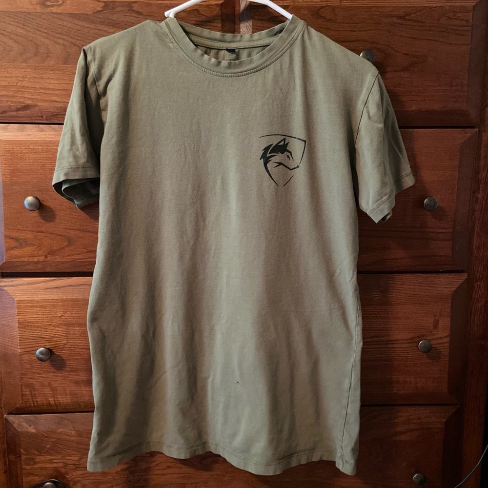 Men’s medium green Alphalete athletic shirt